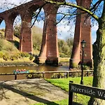 Captain Cook Riverside Walk בית נופש *