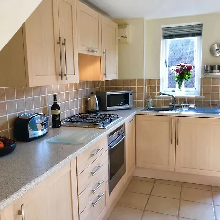 Captain Cook Riverside Walk * Уитби