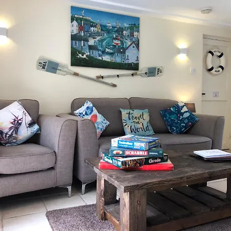 Captain Cook Riverside Walk * Whitby