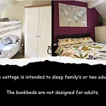 Дом отдыха Captain Cook Riverside Walk Уитби